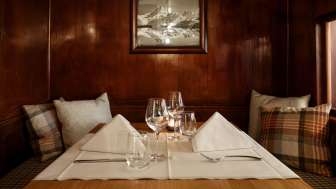 Aussenansicht in der Nacht