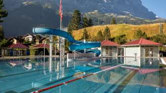 Schwimmbecken Freibad Hellbach
